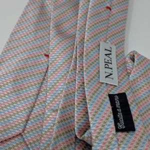 Luxurious N. Peal silk tie hand made in Italy